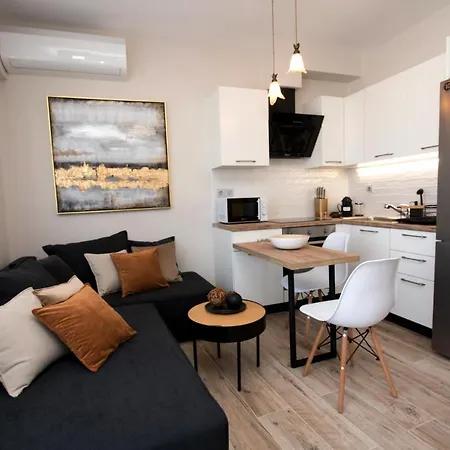 Chrysalis 2 بلدة كوس