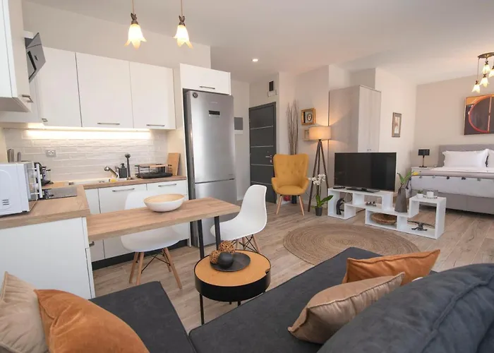 Apartament Chrysalis 2 *